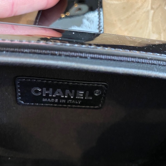 CHANEL rainbow glitter camera case - Picture 7 of 14